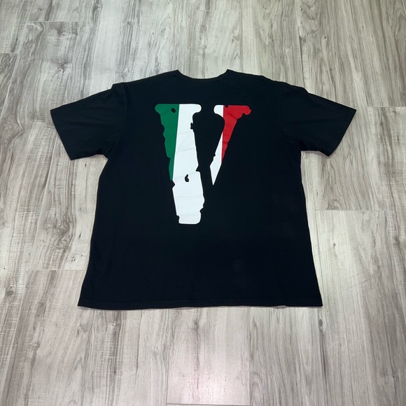 VLONE Friends Tee - Picture 1 of 3